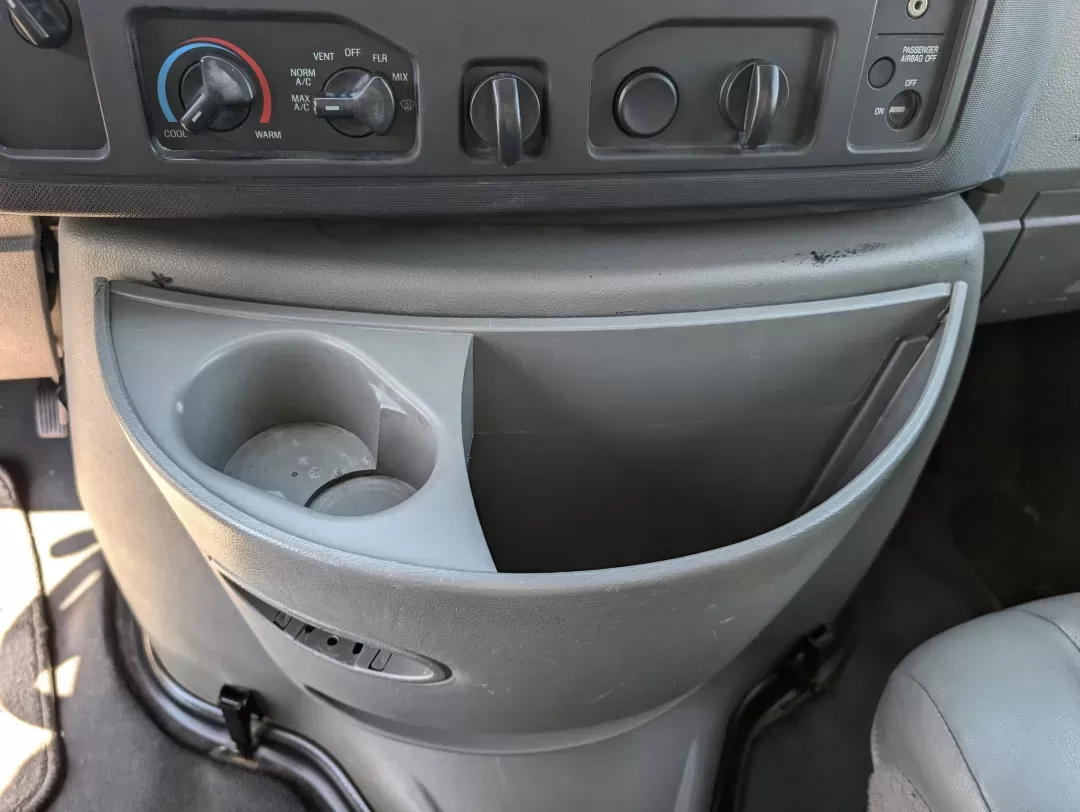 2014 White Ford Econoline Commercial Cutaway (1FDWE3FLXED) with an Regular Unleaded V-8 5.4 L/330 engine, 5-Speed Automatic w/OD transmission, located at 7000 Northlake Connector, Columbus, GA, 31904, (706) 987-8085, 32.524975, -84.978134 - 2014 Ford Econoline Commercial Cutaway - Photo#13