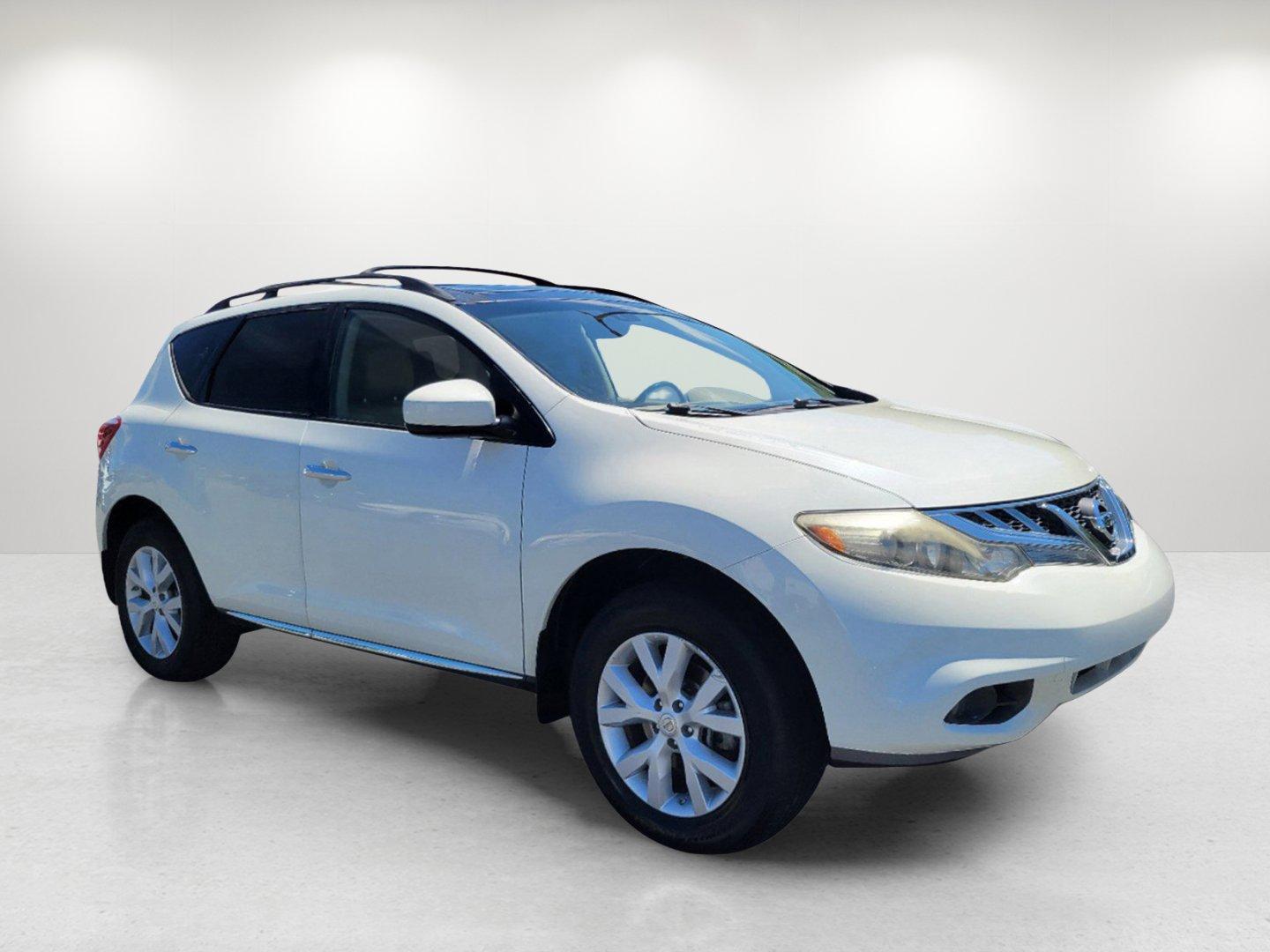 2012 Glacier Pearl /Beige Nissan Murano SL (JN8AZ1MU8CW) with an Gas V6 3.5L/ engine, 1-Speed Continuously Variable Ratio transmission, located at 3959 U.S. 80 W, Phenix City, AL, 36870, (334) 297-4885, 32.469296, -85.135185 - 2012 Nissan Murano SL - Photo#2