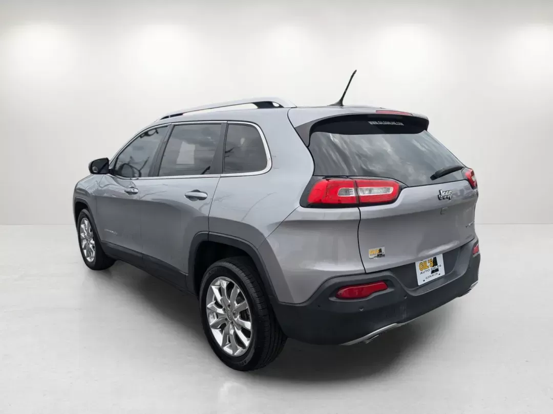 2014 /Black Jeep Cherokee Limited (1C4PJLDSXEW) with an Regular Unleaded V-6 3.2 L/198 engine, 9-Speed Automatic w/OD transmission, located at 1430 Gateway Drive, Opelika, AL, 36801, (334) 239-0944, 32.637871, -85.409790 - 2014 Jeep Cherokee Limited - Photo#6