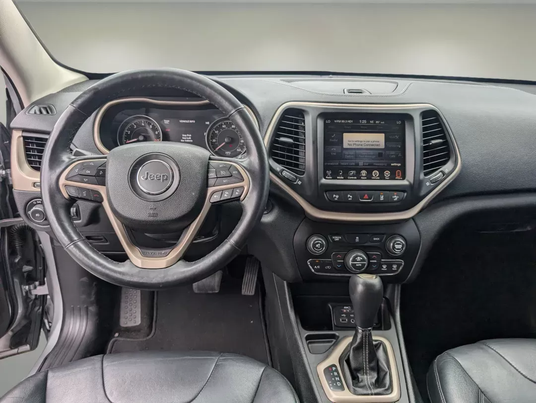 2014 /Black Jeep Cherokee Limited (1C4PJLDSXEW) with an Regular Unleaded V-6 3.2 L/198 engine, 9-Speed Automatic w/OD transmission, located at 1430 Gateway Drive, Opelika, AL, 36801, (334) 239-0944, 32.637871, -85.409790 - 2014 Jeep Cherokee Limited - Photo#11