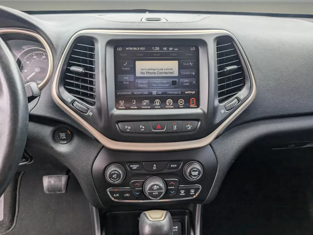 2014 /Black Jeep Cherokee Limited (1C4PJLDSXEW) with an Regular Unleaded V-6 3.2 L/198 engine, 9-Speed Automatic w/OD transmission, located at 1430 Gateway Drive, Opelika, AL, 36801, (334) 239-0944, 32.637871, -85.409790 - 2014 Jeep Cherokee Limited - Photo#14