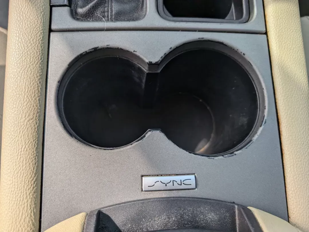 2015 Ford Taurus SE (1FAHP2D82FG) with an Regular Unleaded V-6 3.5 L/213 engine, 6-Speed Automatic w/OD transmission, located at 804 22nd Ave, Phenix City, AL, 36870, (334) 297-1860, 32.484749, -85.024475 - 2015 Ford Taurus SE - Photo#12