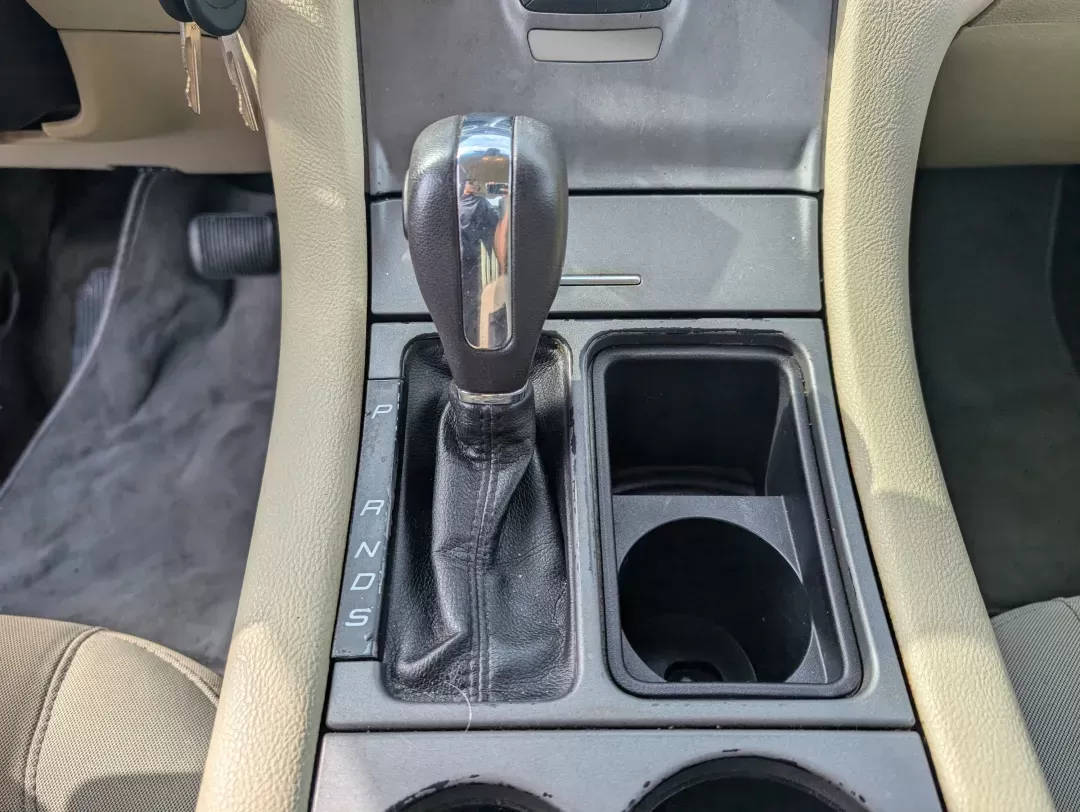 2015 Ford Taurus SE (1FAHP2D82FG) with an Regular Unleaded V-6 3.5 L/213 engine, 6-Speed Automatic w/OD transmission, located at 804 22nd Ave, Phenix City, AL, 36870, (334) 297-1860, 32.484749, -85.024475 - 2015 Ford Taurus SE - Photo#13