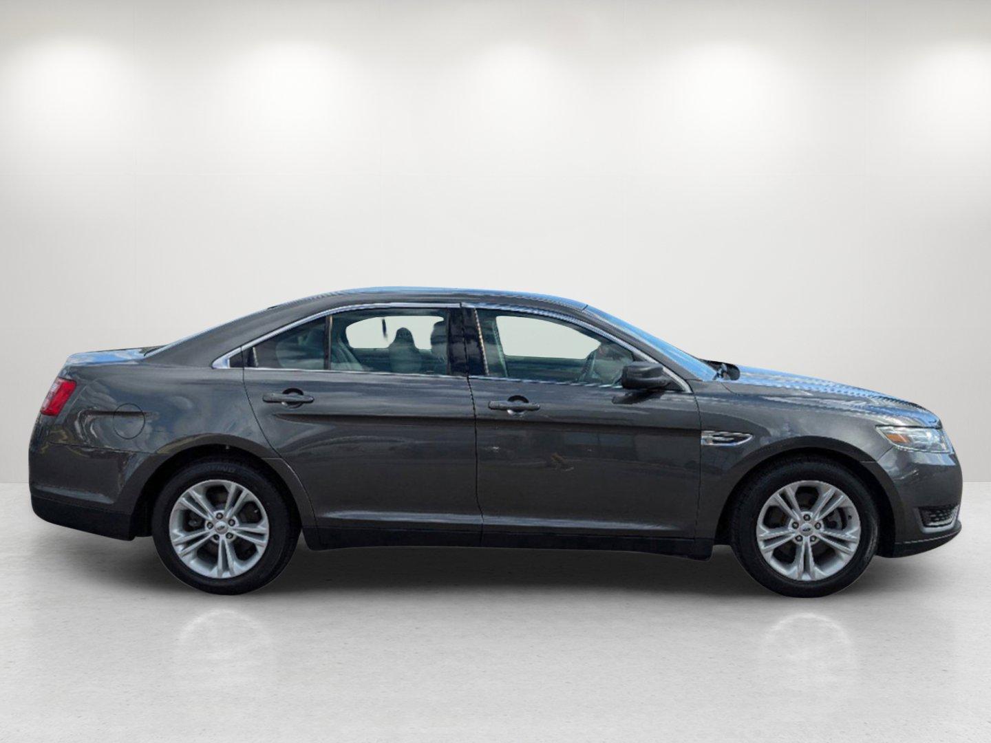 2015 Ford Taurus SE (1FAHP2D82FG) with an Regular Unleaded V-6 3.5 L/213 engine, 6-Speed Automatic w/OD transmission, located at 7000 Northlake Connector, Columbus, GA, 31904, (706) 987-8085, 32.524975, -84.978134 - 2015 Ford Taurus SE - Photo#3