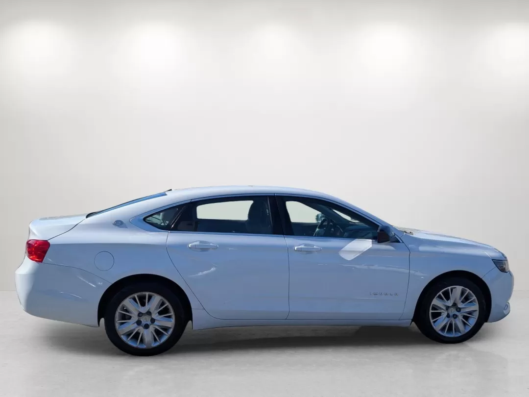 2016 /Jet Black/Dark Titanium Chevrolet Impala LS (2G11X5SA5G9) with an Other engine, located at 3959 U.S. 80 W, Phenix City, AL, 36870, (334) 297-4885, 32.469296, -85.135185 - **Discover the Perfect Family Sedan: 2016 Chevrolet Impala at Gils Auto - Phenix City**<br /> <br /> Are you searching for a reliable sedan that combines style, comfort, and performance for your family? Look no further! At Gils Auto, located at 3959 U.S. 80 W, Phenix City, AL, we are proud to presen - Photo#4