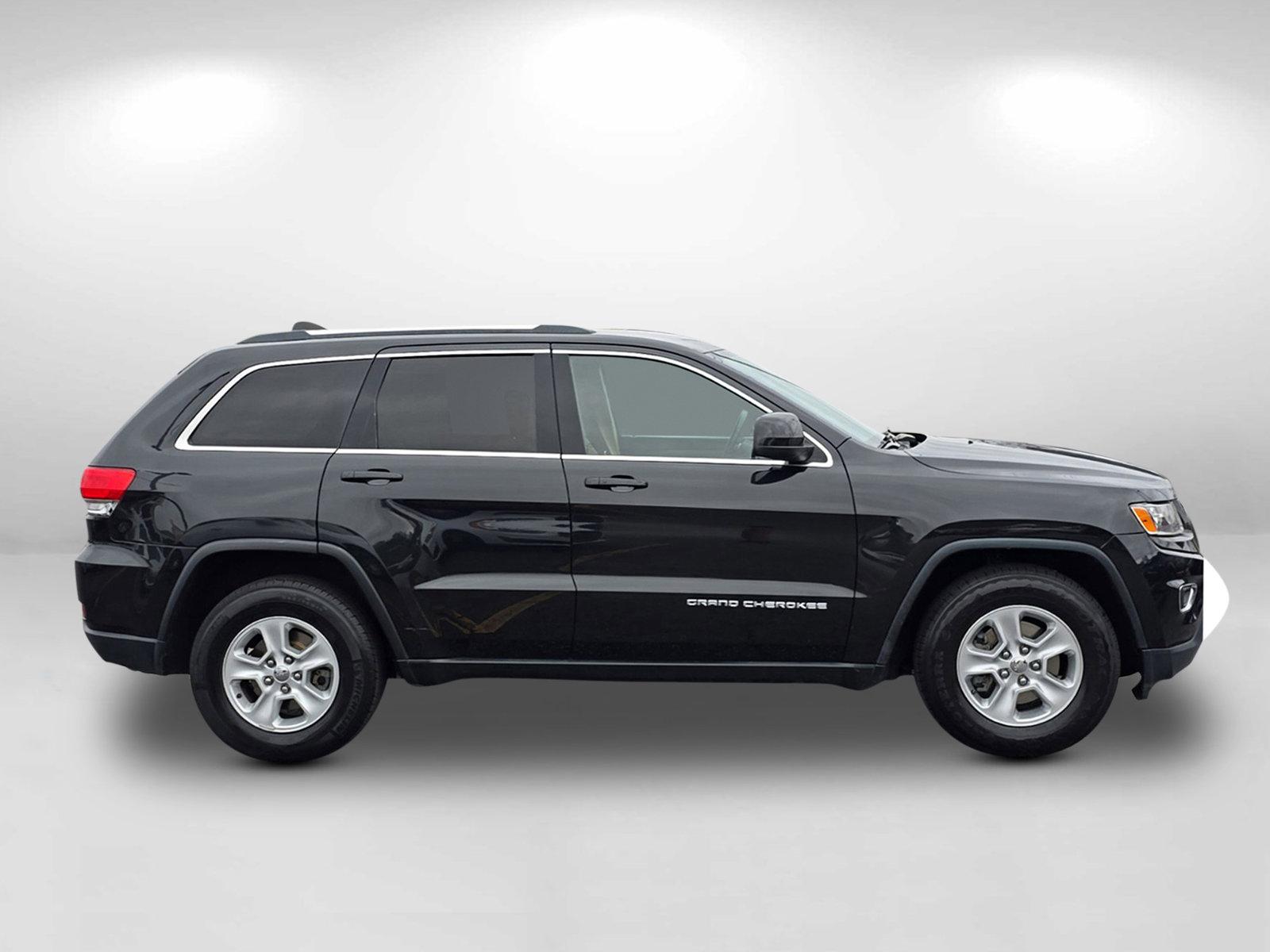 2015 /Lt Frost Beige/Black Jeep Grand Cherokee Laredo (1C4RJEAG1FC) with an Regular Unleaded V-6 3.6 L/220 engine, 8-Speed Automatic w/OD transmission, located at 3959 U.S. 80 W, Phenix City, AL, 36870, (334) 297-4885, 32.469296, -85.135185 - 2015 Jeep Grand Cherokee Laredo - Photo#9