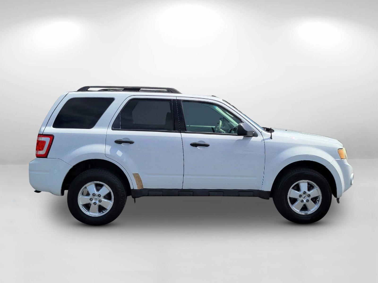 2011 White Ford Escape XLT (1FMCU9DG4BK) with an Gas/Ethanol V6 3.0L/181 engine, 6-Speed Automatic transmission, located at 7000 Northlake Connector, Columbus, GA, 31904, (706) 987-8085, 32.524975, -84.978134 - 2011 Ford Escape XLT - Photo#3