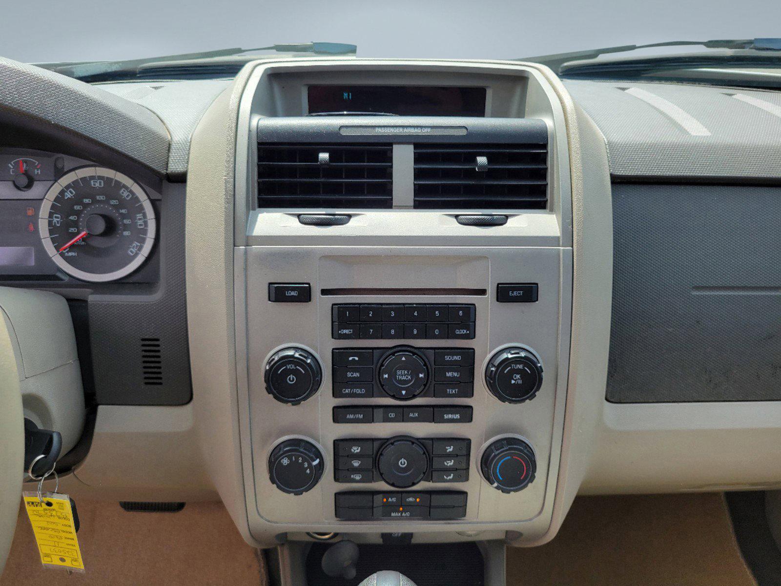 2011 White Ford Escape XLT (1FMCU9DG4BK) with an Gas/Ethanol V6 3.0L/181 engine, 6-Speed Automatic transmission, located at 7000 Northlake Connector, Columbus, GA, 31904, (706) 987-8085, 32.524975, -84.978134 - 2011 Ford Escape XLT - Photo#11