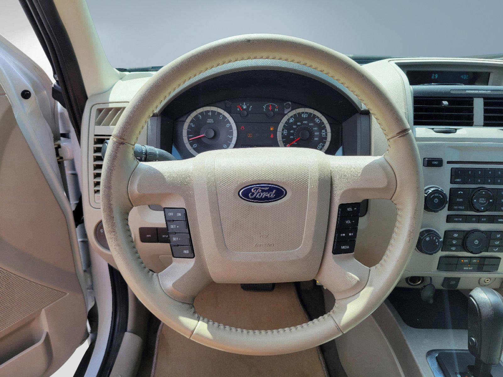 2011 White Ford Escape XLT (1FMCU9DG4BK) with an Gas/Ethanol V6 3.0L/181 engine, 6-Speed Automatic transmission, located at 7000 Northlake Connector, Columbus, GA, 31904, (706) 987-8085, 32.524975, -84.978134 - 2011 Ford Escape XLT - Photo#12