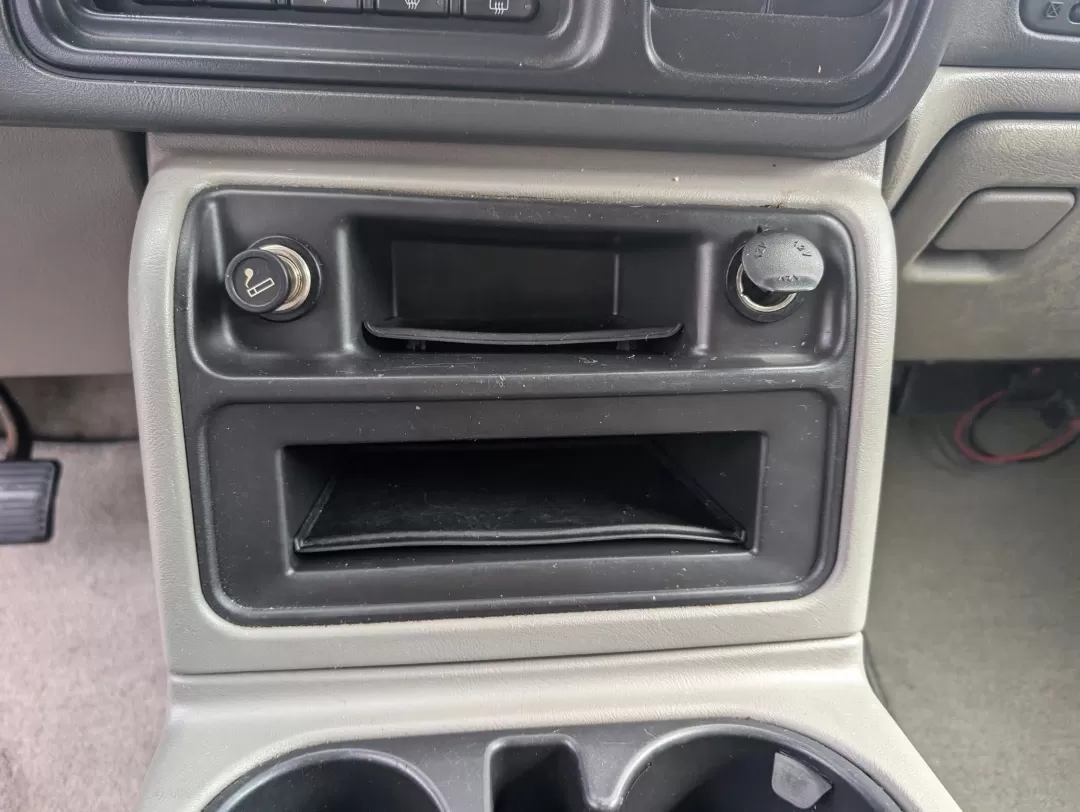 2006 Deep Blue Metallic /Pewter/Dark Pewter GMC Yukon SLT (1GKEC13T76R) with an Other engine, located at 1430 Gateway Drive, Opelika, AL, 36801, (334) 239-0944, 32.637871, -85.409790 - 2006 GMC Yukon SLT - Photo#15