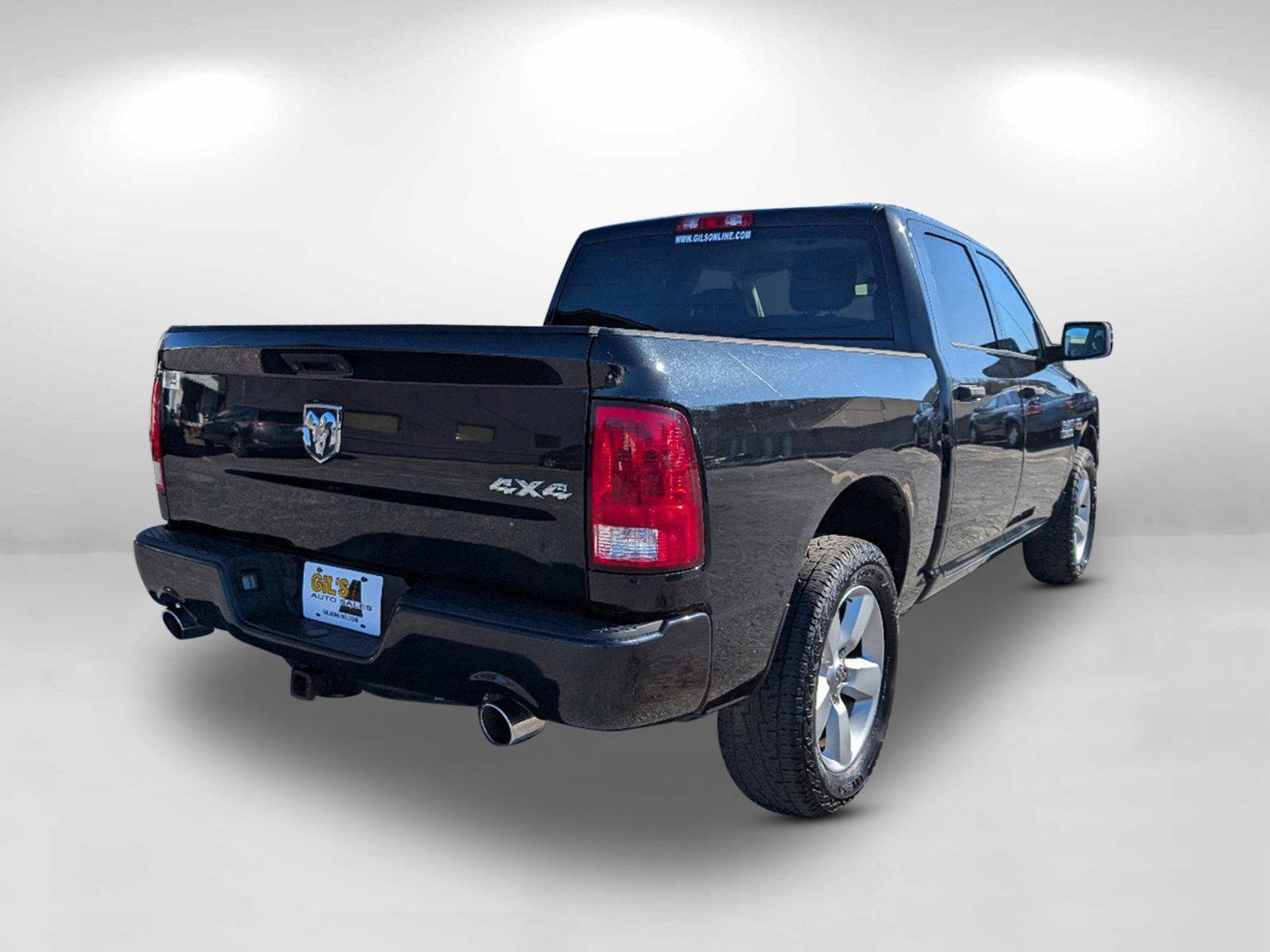 2016 /Diesel Gray/Black Ram 1500 Express (3C6RR7KT9GG) with an Regular Unleaded V-8 5.7 L/345 engine, 8-Speed Automatic w/OD transmission, located at 3959 U.S. 80 W, Phenix City, AL, 36870, (334) 297-4885, 32.469296, -85.135185 - 2016 Ram 1500 Express - Photo#4