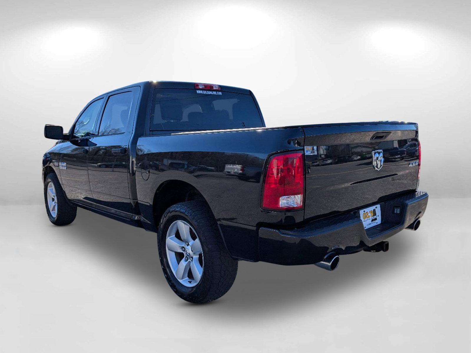 2016 /Diesel Gray/Black Ram 1500 Express (3C6RR7KT9GG) with an Regular Unleaded V-8 5.7 L/345 engine, 8-Speed Automatic w/OD transmission, located at 3959 U.S. 80 W, Phenix City, AL, 36870, (334) 297-4885, 32.469296, -85.135185 - 2016 Ram 1500 Express - Photo#6