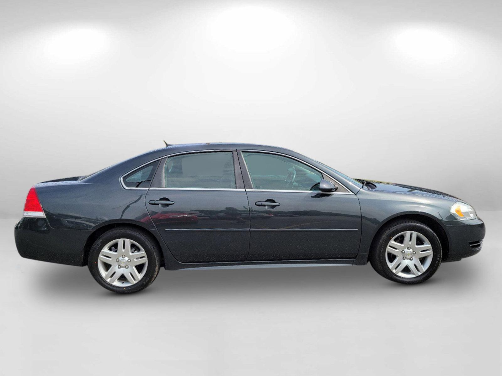 2015 Ashen Gray Metallic /Ebony Chevrolet Impala Limited LT (2G1WB5E32F1) with an Gas/Ethanol V6 3.6L/217 engine, 6-Speed Automatic transmission, located at 1430 Gateway Drive, Opelika, AL, 36801, (334) 239-0944, 32.637871, -85.409790 - 2015 Chevrolet Impala Limited LT - Photo#3