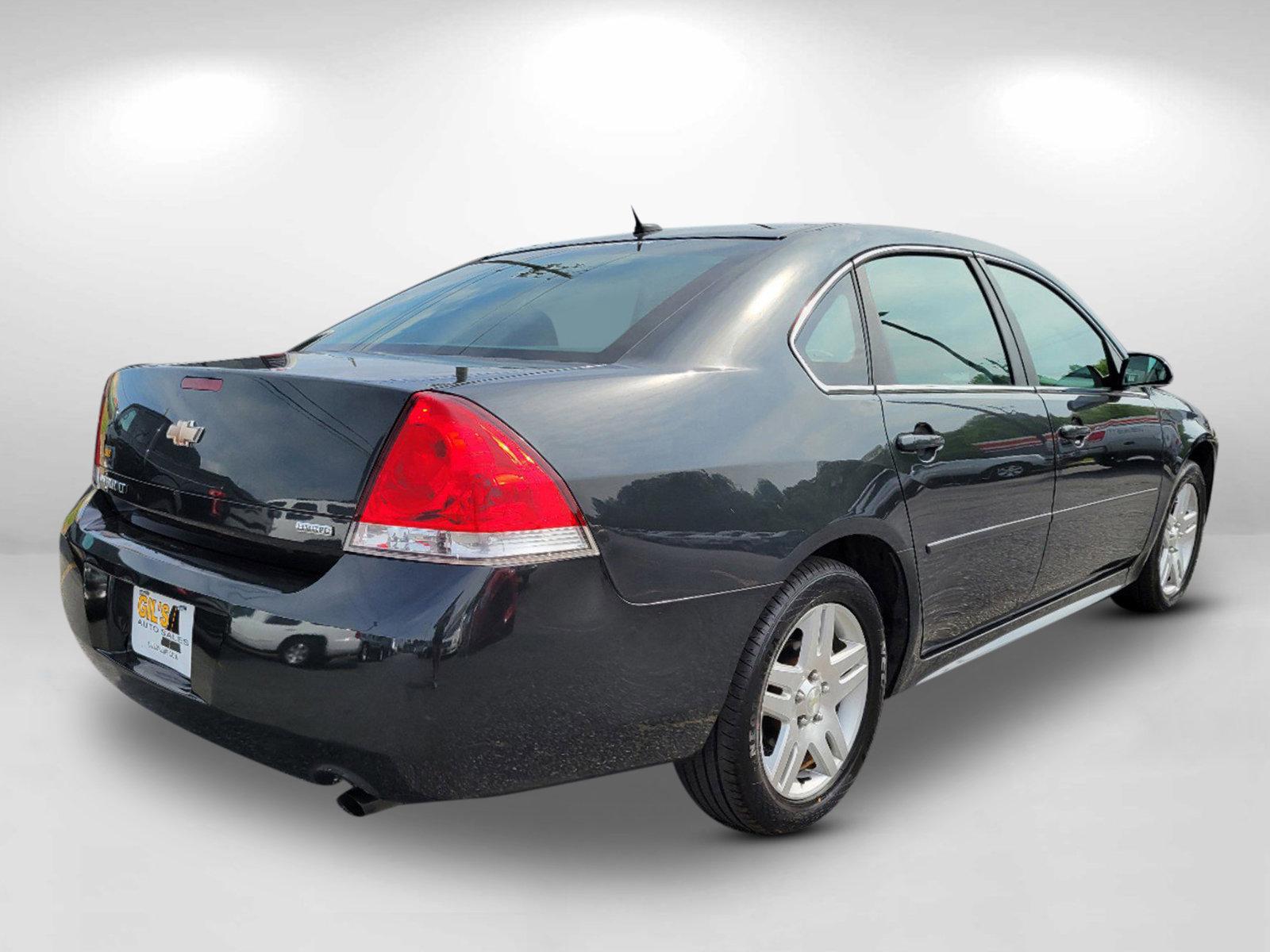 2015 Ashen Gray Metallic /Ebony Chevrolet Impala Limited LT (2G1WB5E32F1) with an Gas/Ethanol V6 3.6L/217 engine, 6-Speed Automatic transmission, located at 1430 Gateway Drive, Opelika, AL, 36801, (334) 239-0944, 32.637871, -85.409790 - 2015 Chevrolet Impala Limited LT - Photo#4