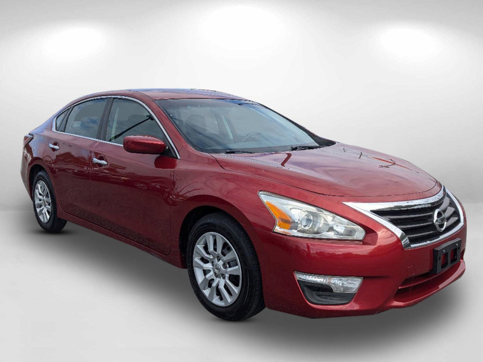 2015 Nissan Altima 2.5 S (1N4AL3AP9FC) with an Regular Unleaded I-4 2.5 L/152 engine, 1-Speed CVT w/OD transmission, located at 7000 Northlake Connector, Columbus, GA, 31904, (706) 987-8085, 32.524975, -84.978134 - 2015 Nissan Altima 2.5 S - Photo#2