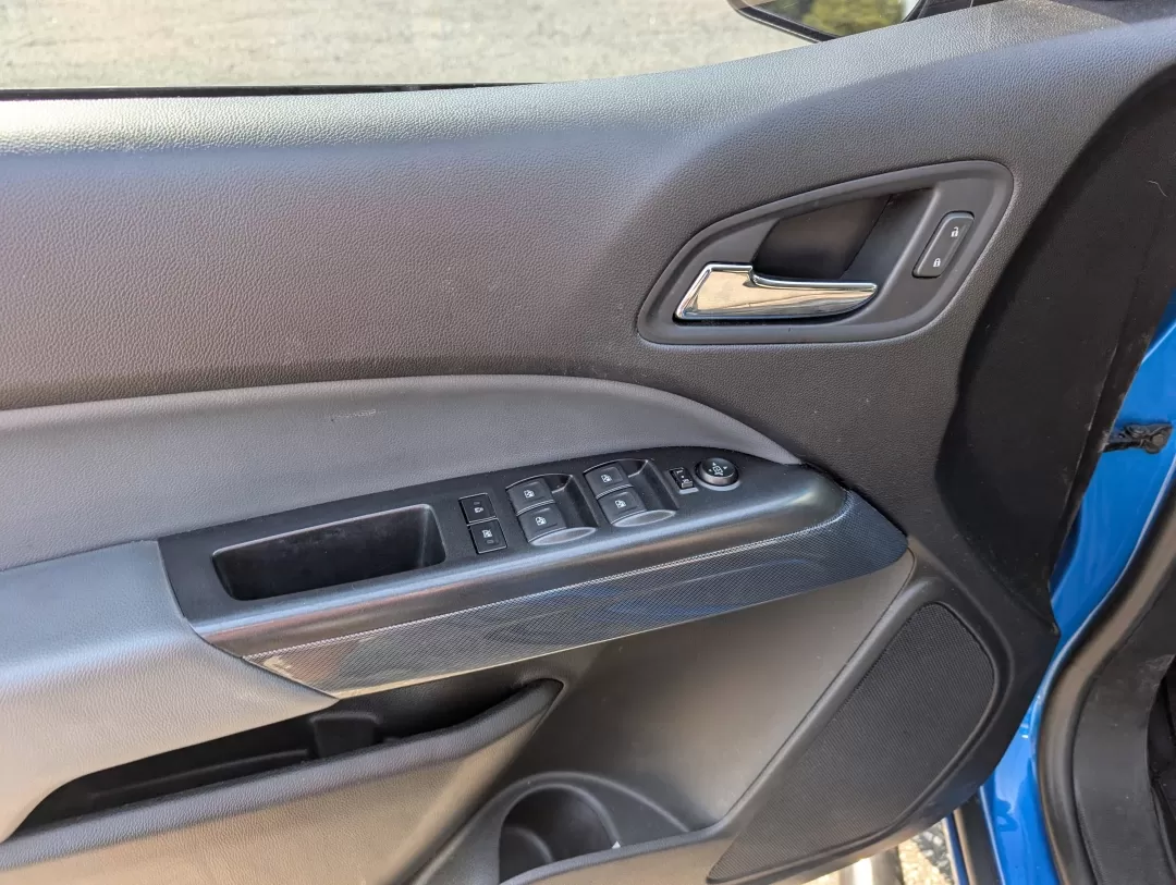 2021 /Jet Black Chevrolet Colorado 2WD Z71 (1GCGSDEN2M1) with an Other engine, located at 3959 U.S. 80 W, Phenix City, AL, 36870, (334) 297-4885, 32.469296, -85.135185 - 2021 Chevrolet Colorado 2WD Z71 - Photo#8
