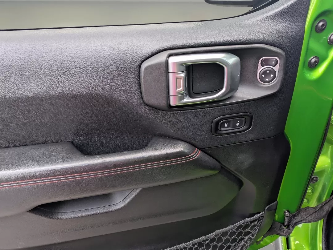 2019 Mojito! Clearcoat /Black Jeep Wrangler Rubicon (1C4HJXFG5KW) with an Other engine, located at 3959 U.S. 80 W, Phenix City, AL, 36870, (334) 297-4885, 32.469296, -85.135185 - 2019 Jeep Wrangler Rubicon - Photo#9
