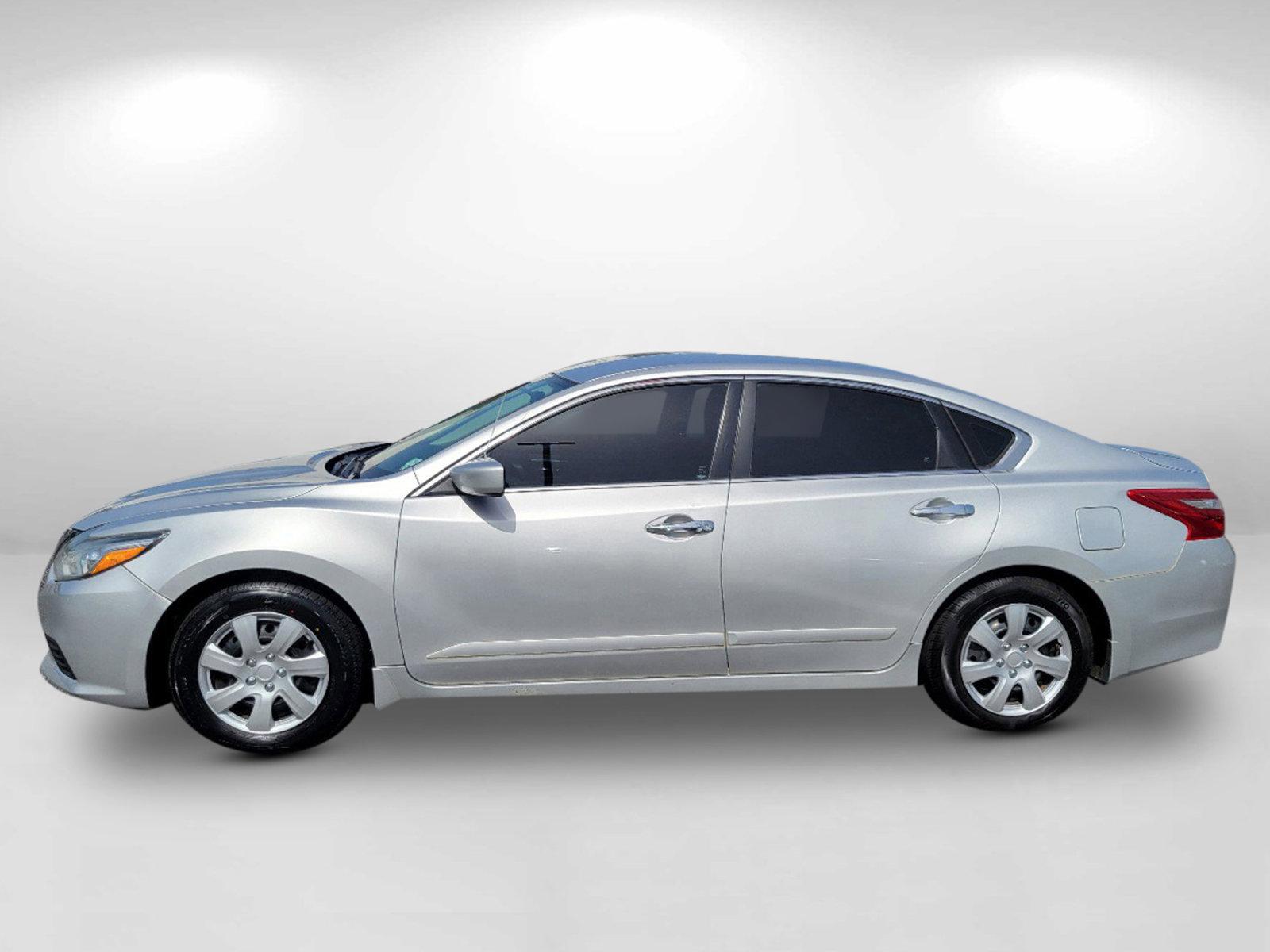 2018 Brilliant Silver /Charcoal Nissan Altima 2.5 S (1N4AL3AP5JC) with an Regular Unleaded I-4 2.5 L/152 engine, 1-Speed CVT w/OD transmission, located at 5115 14th Ave., Columbus, GA, 31904, (706) 323-0345, 32.511494, -84.971046 - 2018 Nissan Altima 2.5 S - Photo#7