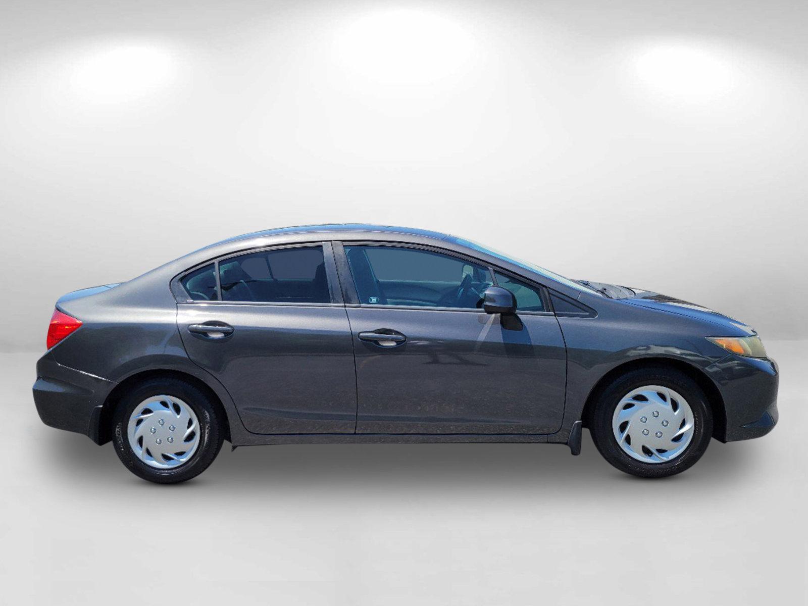 2012 Gray Honda Civic Sdn LX (19XFB2F52CE) with an Gas I4 1.8L/110 engine, 5-Speed Automatic transmission, located at 3959 U.S. 80 W, Phenix City, AL, 36870, (334) 297-4885, 32.469296, -85.135185 - 2012 Honda Civic Sdn LX - Photo#4