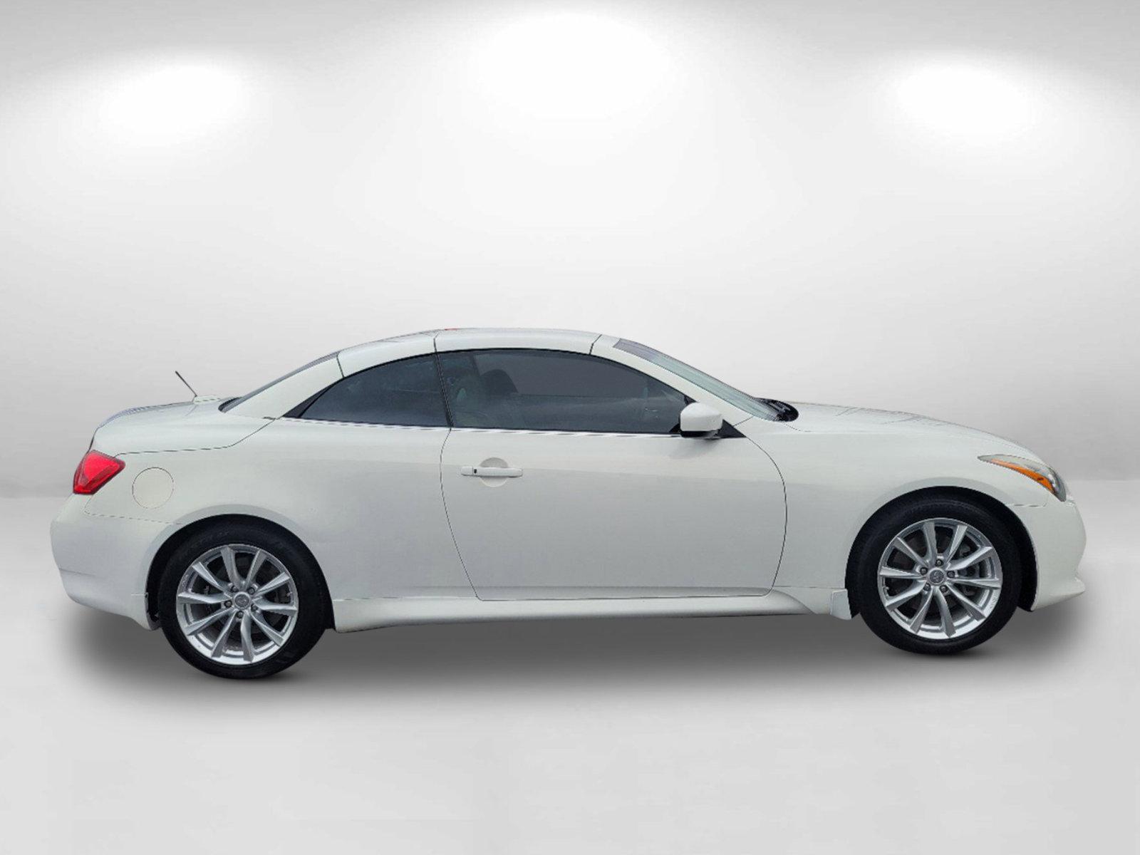 2013 Moonlight White /Wheat INFINITI G37 Convertible Base (JN1CV6FE7DM) with an Gas V6 3.7L/226 engine, 7-Speed Automatic w/OD transmission, located at 804 22nd Ave, Phenix City, AL, 36870, (334) 297-1860, 32.484749, -85.024475 - 2013 INFINITI G37 Convertible Base - Photo#3