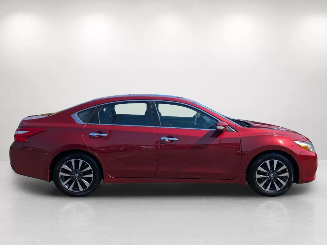 2016 /Charcoal Nissan Altima 2.5 SV (1N4AL3AP9GC) with an Other engine, located at 5115 14th Ave., Columbus, GA, 31904, (706) 323-0345, 32.511494, -84.971046 - **Drive into Adventure with the 2016 Nissan Altima 2.5 SV Your Ideal Companion for Life in Phenix City!**<br /> <br /> Are you looking for a vehicle that seamlessly blends comfort, style, and affordability? Look no further than this stunning 2016 Nissan Altima 2.5 SV, now available at Gils Auto in - Photo#3