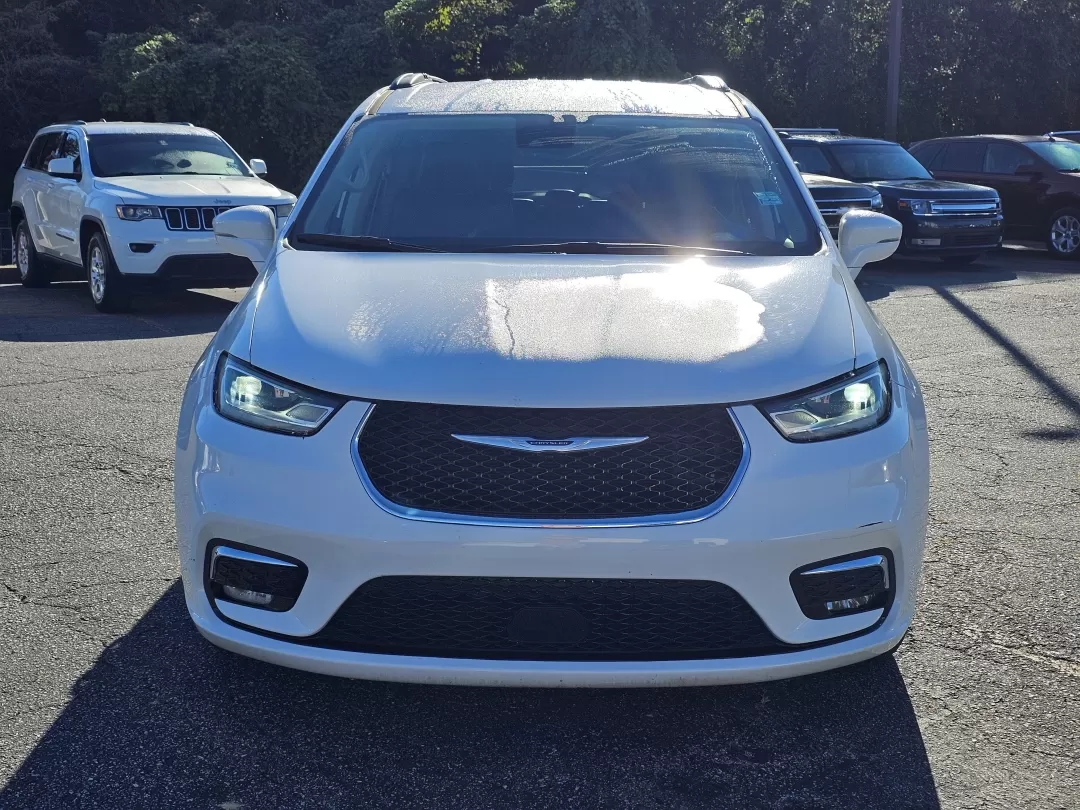 2022 Bright White Clearcoat /Black/Alloy/Black Chrysler Pacifica Touring L (2C4RC1BG2NR) with an Other engine, located at 3959 U.S. 80 W, Phenix City, AL, 36870, (334) 297-4885, 32.469296, -85.135185 - ### Elevate Your Family Adventures with the 2022 Chrysler Pacifica at Gils Auto - Phenix City!<br /> <br /> Are you ready to transform your family outings and daily commutes into extraordinary journeys? The 2022 Chrysler Pacifica is here to elevate your adventures, making it the perfect vehicle for - Photo#1