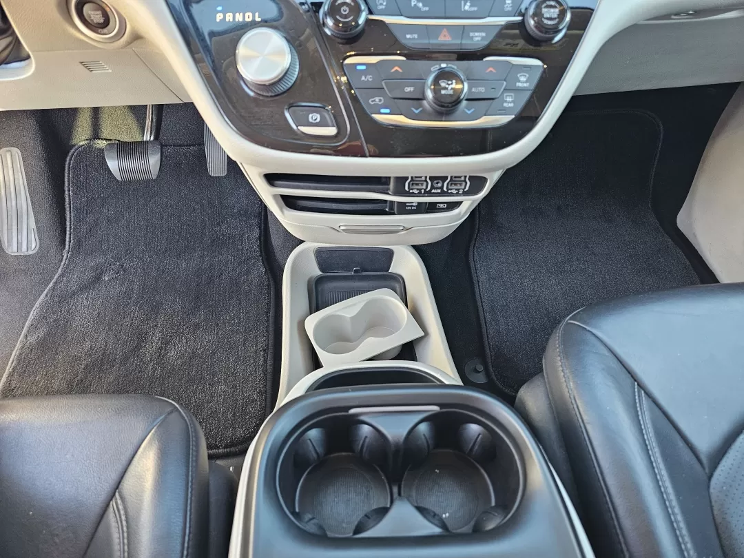 2022 Bright White Clearcoat /Black/Alloy/Black Chrysler Pacifica Touring L (2C4RC1BG2NR) with an Other engine, located at 3959 U.S. 80 W, Phenix City, AL, 36870, (334) 297-4885, 32.469296, -85.135185 - ### Elevate Your Family Adventures with the 2022 Chrysler Pacifica at Gils Auto - Phenix City!<br /> <br /> Are you ready to transform your family outings and daily commutes into extraordinary journeys? The 2022 Chrysler Pacifica is here to elevate your adventures, making it the perfect vehicle for - Photo#11