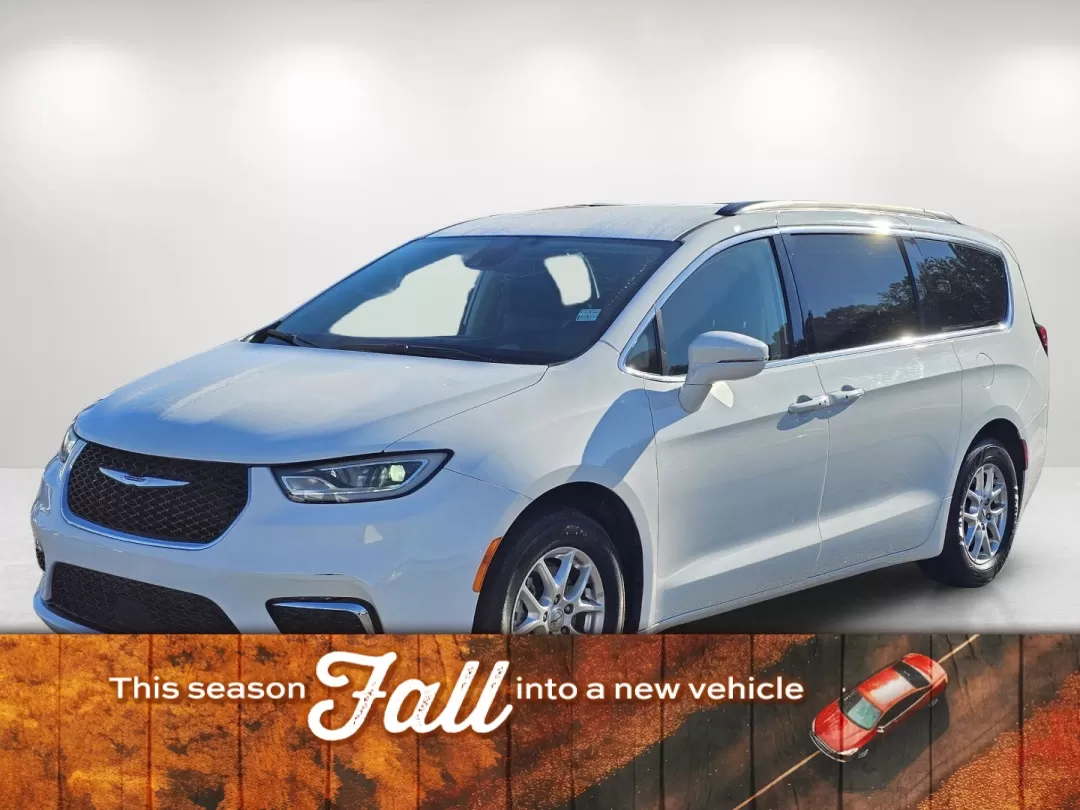 photo of 2022 Chrysler Pacifica Touring-L