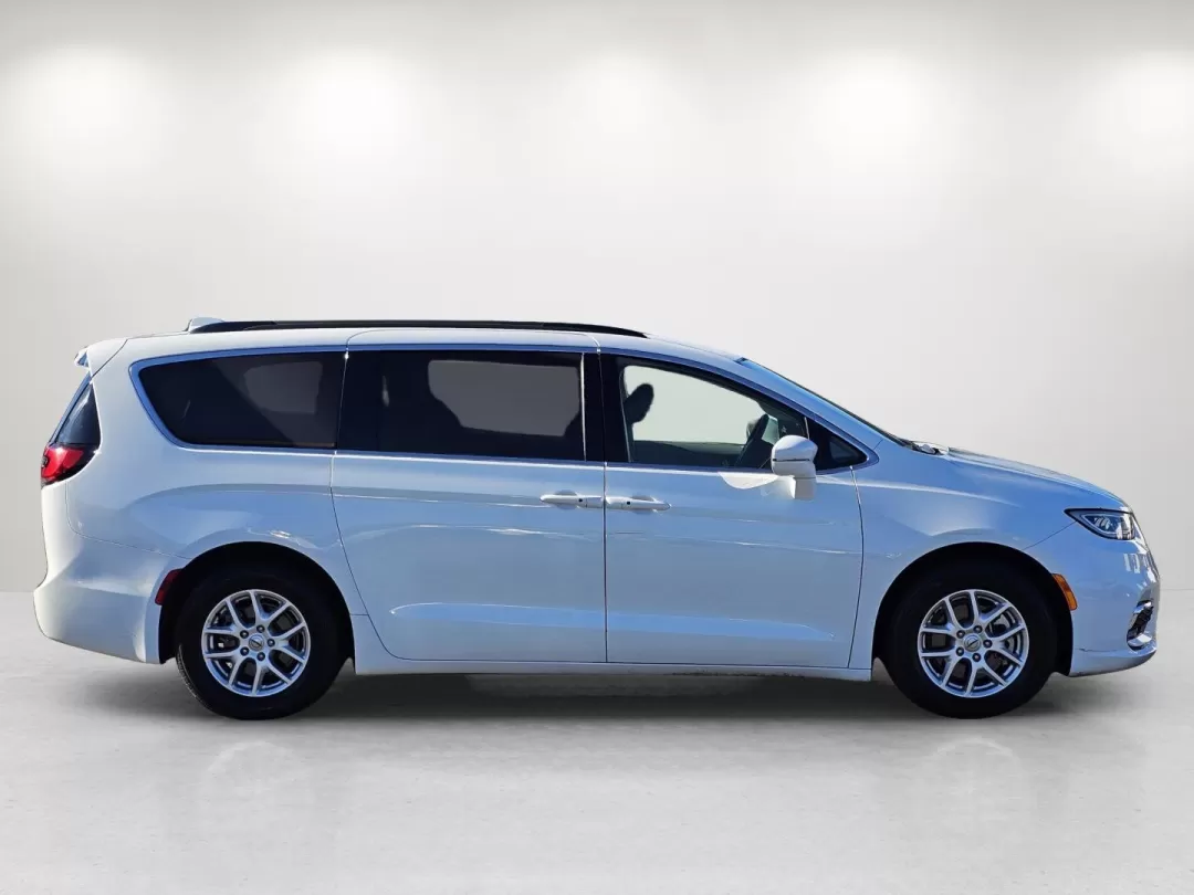 2022 Bright White Clearcoat /Black/Alloy/Black Chrysler Pacifica Touring L (2C4RC1BG2NR) with an Other engine, located at 3959 U.S. 80 W, Phenix City, AL, 36870, (334) 297-4885, 32.469296, -85.135185 - ### Elevate Your Family Adventures with the 2022 Chrysler Pacifica at Gils Auto - Phenix City!<br /> <br /> Are you ready to transform your family outings and daily commutes into extraordinary journeys? The 2022 Chrysler Pacifica is here to elevate your adventures, making it the perfect vehicle for - Photo#4