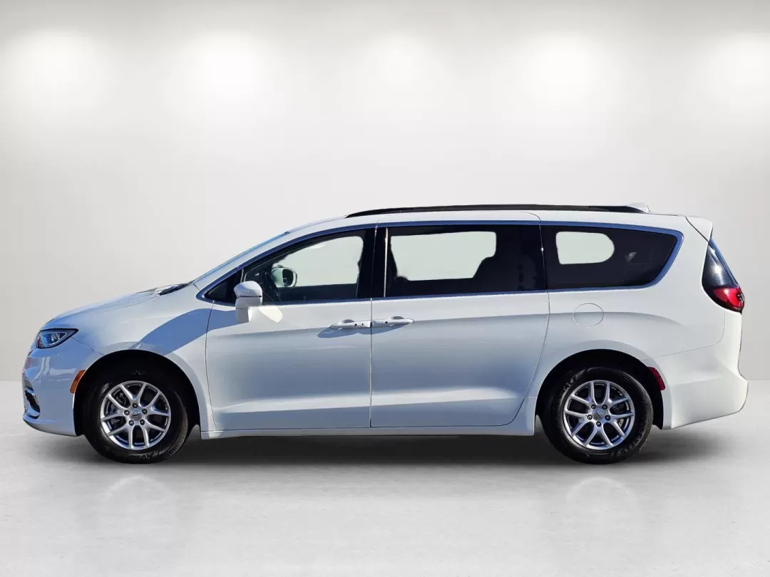2022 Bright White Clearcoat /Black/Alloy/Black Chrysler Pacifica Touring L (2C4RC1BG2NR) with an Other engine, located at 3959 U.S. 80 W, Phenix City, AL, 36870, (334) 297-4885, 32.469296, -85.135185 - ### Elevate Your Family Adventures with the 2022 Chrysler Pacifica at Gils Auto - Phenix City!<br /> <br /> Are you ready to transform your family outings and daily commutes into extraordinary journeys? The 2022 Chrysler Pacifica is here to elevate your adventures, making it the perfect vehicle for - Photo#8