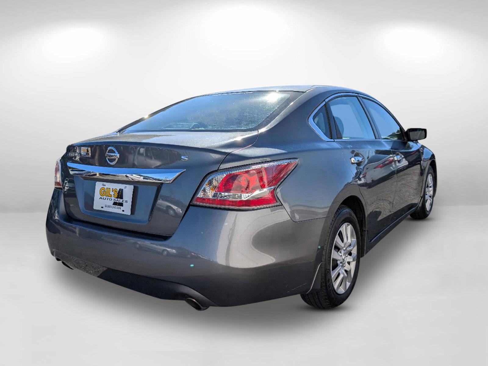 2015 /Charcoal Nissan Altima 2.5 S (1N4AL3AP2FN) with an Regular Unleaded I-4 2.5 L/152 engine, 1-Speed CVT w/OD transmission, located at 5115 14th Ave., Columbus, GA, 31904, (706) 323-0345, 32.511494, -84.971046 - 2015 Nissan Altima 2.5 S - Photo#4