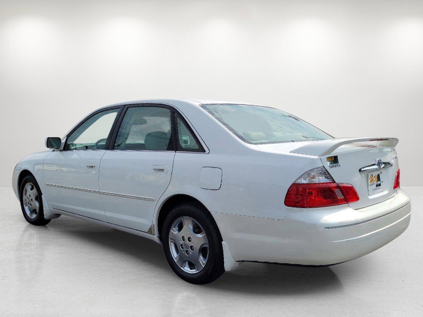 2003 White Toyota Avalon XLS (4T1BF28B23U) with an Gas V6 3.0L/183 engine, 4-Speed Automatic w/OD transmission, located at 7000 Northlake Connector, Columbus, GA, 31904, (706) 987-8085, 32.524975, -84.978134 - 2003 Toyota Avalon XLS - Photo#6