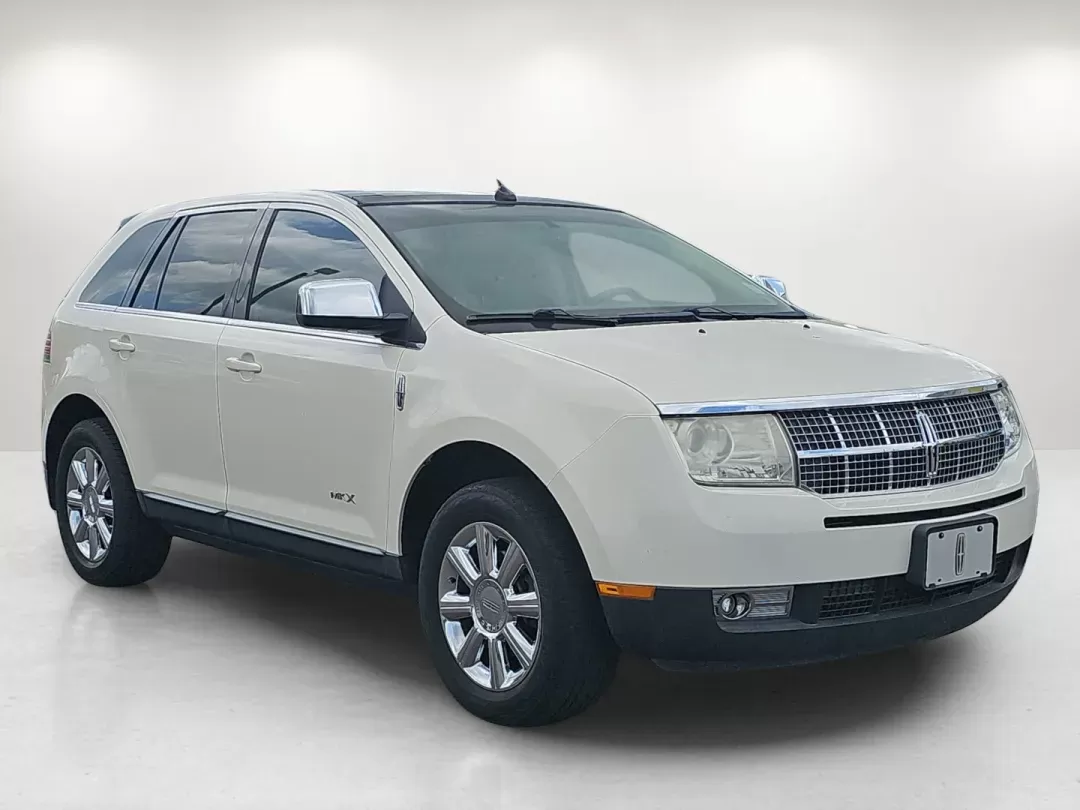 2008 Lincoln MKX (2LMDU68C88B) with an Gas V6 3.5L/213 engine, 6-Speed Automatic w/OD transmission, located at 521 Old Farm Lane Rd, Prattville, AL, 36066, (334) 325-1505, 32.482460, -86.416367 - 2008 Lincoln MKX - Photo#3