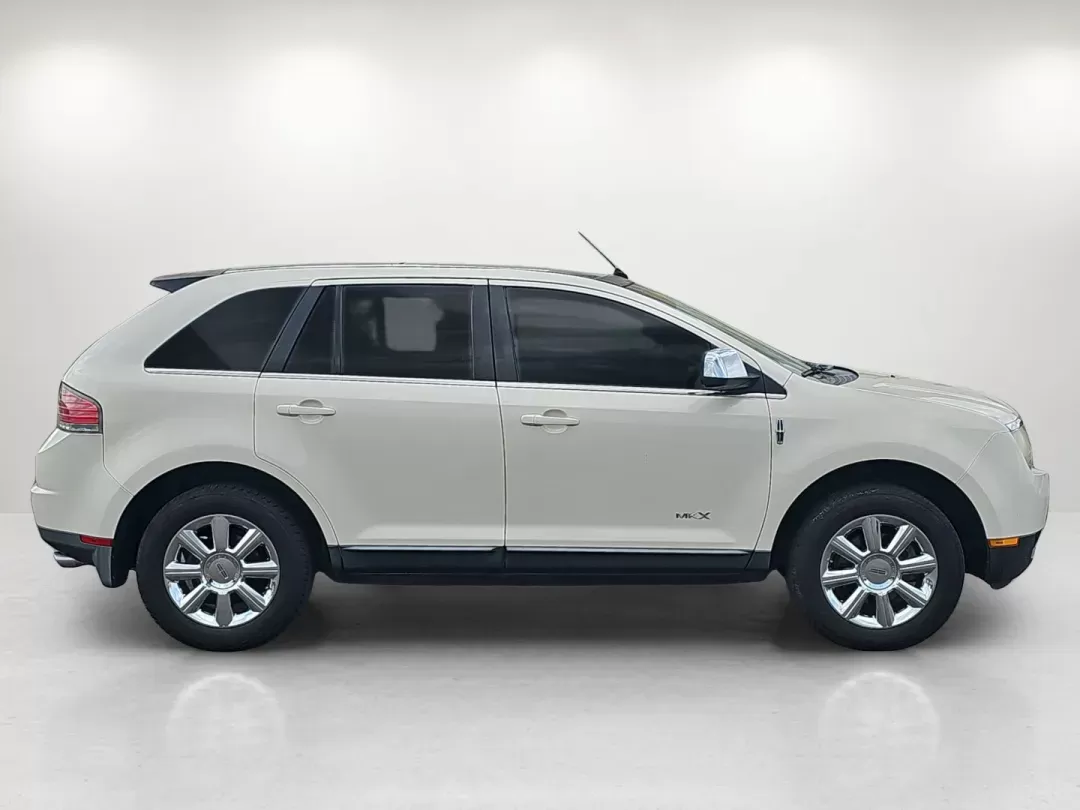 2008 Lincoln MKX (2LMDU68C88B) with an Gas V6 3.5L/213 engine, 6-Speed Automatic w/OD transmission, located at 521 Old Farm Lane Rd, Prattville, AL, 36066, (334) 325-1505, 32.482460, -86.416367 - 2008 Lincoln MKX - Photo#4