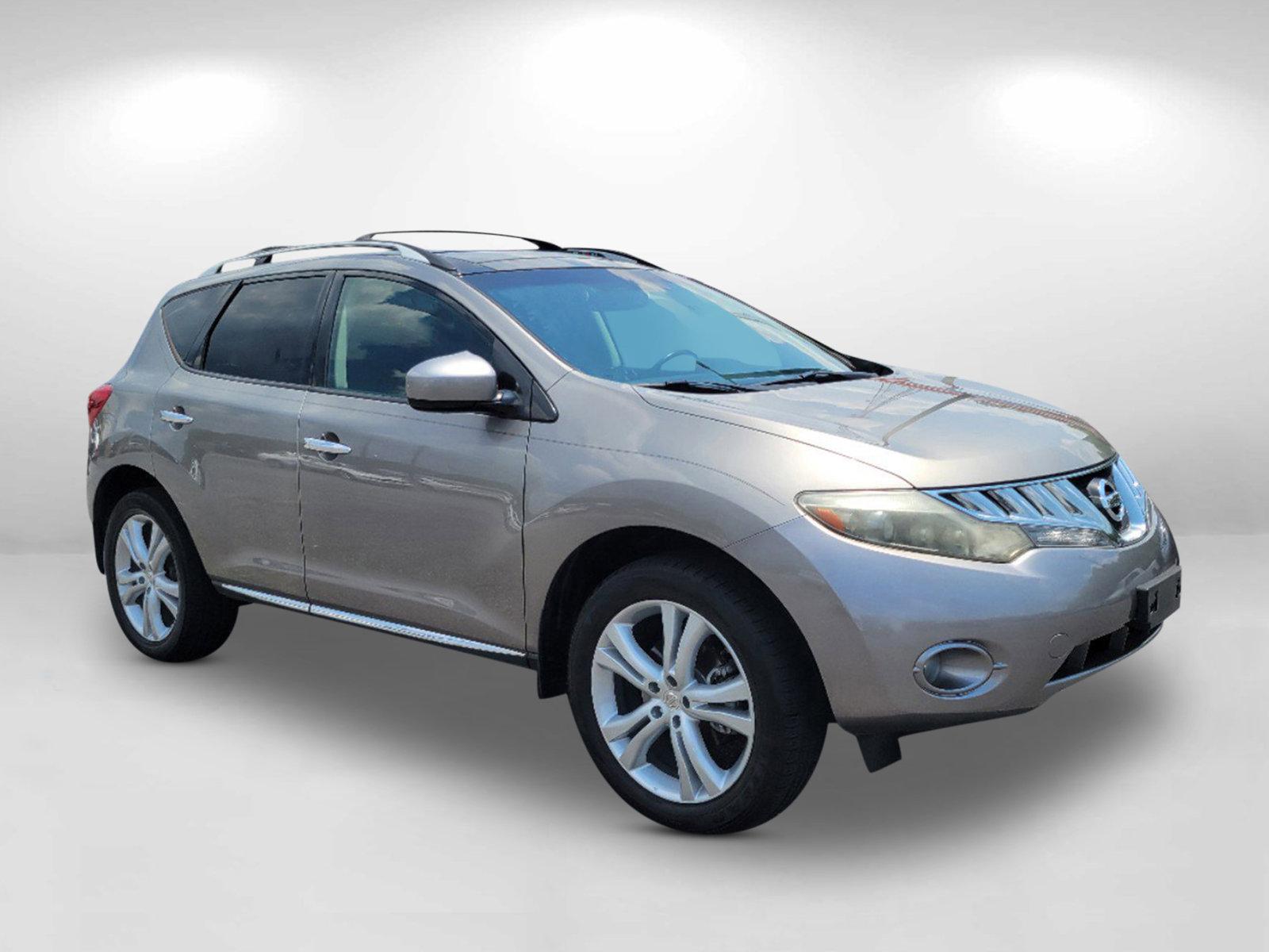 2010 Platinum Graphite /Black Nissan Murano LE (JN8AZ1MUXAW) with an Gas V6 3.5L/ engine, 1-Speed Continuously Variable Automatic (CVT) transmission, located at 3959 U.S. 80 W, Phenix City, AL, 36870, (334) 297-4885, 32.469296, -85.135185 - 2010 Nissan Murano LE - Photo#2