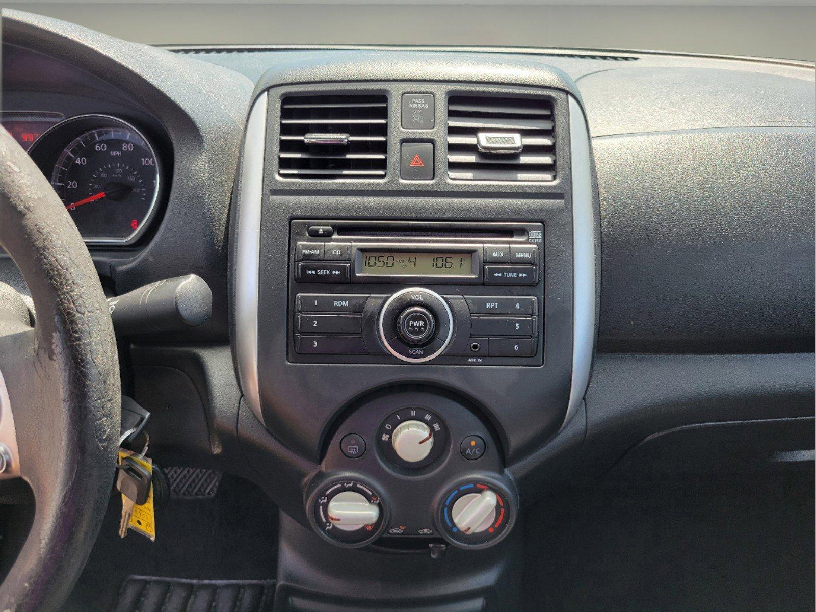 2014 Titanium /Charcoal Nissan Versa SV (3N1CN7AP4EL) with an Regular Unleaded I-4 1.6 L/98 engine, 1-Speed CVT w/OD transmission, located at 1430 Gateway Drive, Opelika, AL, 36801, (334) 239-0944, 32.637871, -85.409790 - 2014 Nissan Versa SV - Photo#11