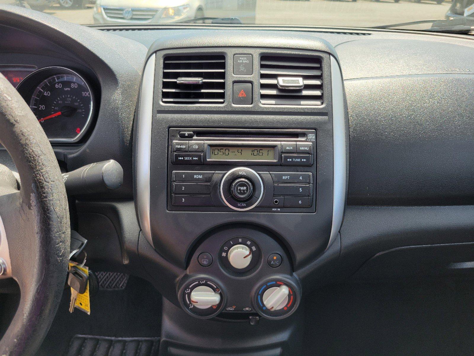 2014 Titanium /Charcoal Nissan Versa SV (3N1CN7AP4EL) with an Regular Unleaded I-4 1.6 L/98 engine, 1-Speed CVT w/OD transmission, located at 521 Old Farm Lane Rd, Prattville, AL, 36066, (334) 325-1505, 32.482460, -86.416367 - 2014 Nissan Versa SV - Photo#15