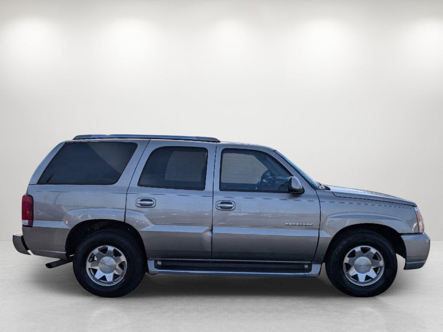 2003 /Shale Cadillac Escalade (1GYEC63T13R) with an Gas V8 5.3L/325 engine, 4-Speed Automatic w/OD transmission, located at 3959 U.S. 80 W, Phenix City, AL, 36870, (334) 297-4885, 32.469296, -85.135185 - 2003 Cadillac Escalade - Photo#3