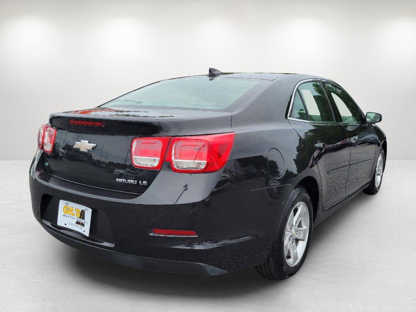 2015 Black Granite Metallic /Jet Black/Titanium Chevrolet Malibu LS (1G11B5SL8FF) with an Gas I4 2.5L/150 engine, 6-Speed Automatic transmission, located at 5115 14th Ave., Columbus, GA, 31904, (706) 323-0345, 32.511494, -84.971046 - 2015 Chevrolet Malibu LS - Photo#4