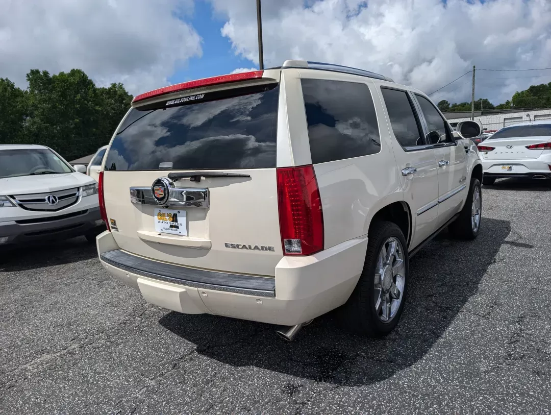 2009 /Cashmere/Cocoa Cadillac Escalade (1GYFC53229R) with an Gas V8 6.2L/376 engine, 6-Speed HD Automatic w/OD transmission, located at 3959 U.S. 80 W, Phenix City, AL, 36870, (334) 297-4885, 32.469296, -85.135185 - 2009 Cadillac Escalade - Photo#4