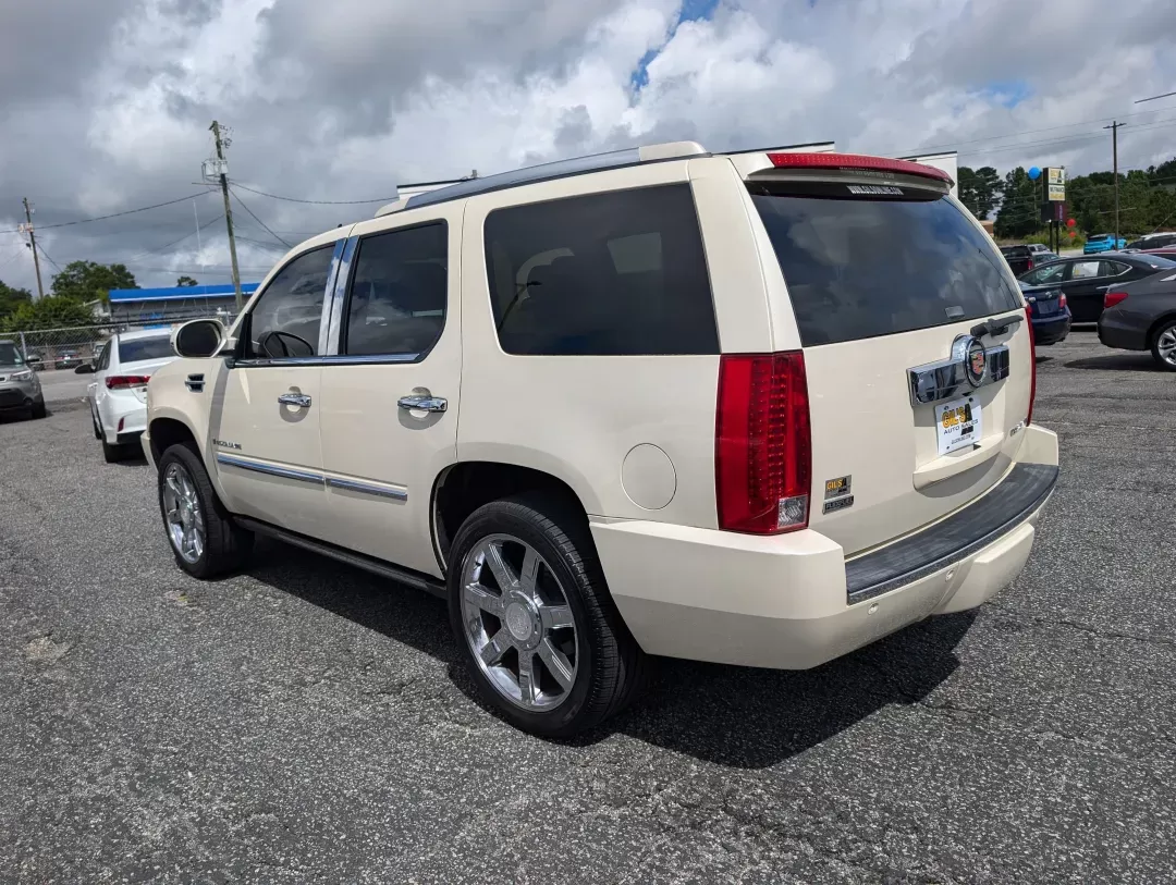 2009 /Cashmere/Cocoa Cadillac Escalade (1GYFC53229R) with an Gas V8 6.2L/376 engine, 6-Speed HD Automatic w/OD transmission, located at 3959 U.S. 80 W, Phenix City, AL, 36870, (334) 297-4885, 32.469296, -85.135185 - 2009 Cadillac Escalade - Photo#6