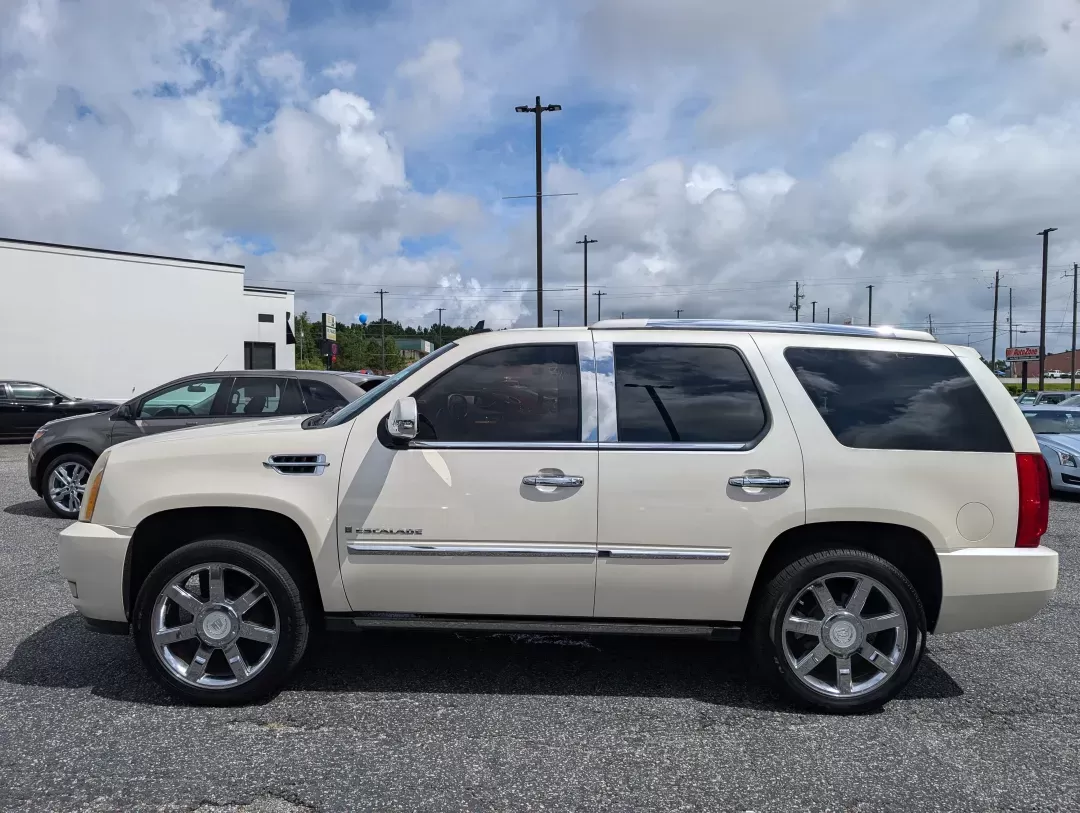 2009 /Cashmere/Cocoa Cadillac Escalade (1GYFC53229R) with an Gas V8 6.2L/376 engine, 6-Speed HD Automatic w/OD transmission, located at 3959 U.S. 80 W, Phenix City, AL, 36870, (334) 297-4885, 32.469296, -85.135185 - 2009 Cadillac Escalade - Photo#7
