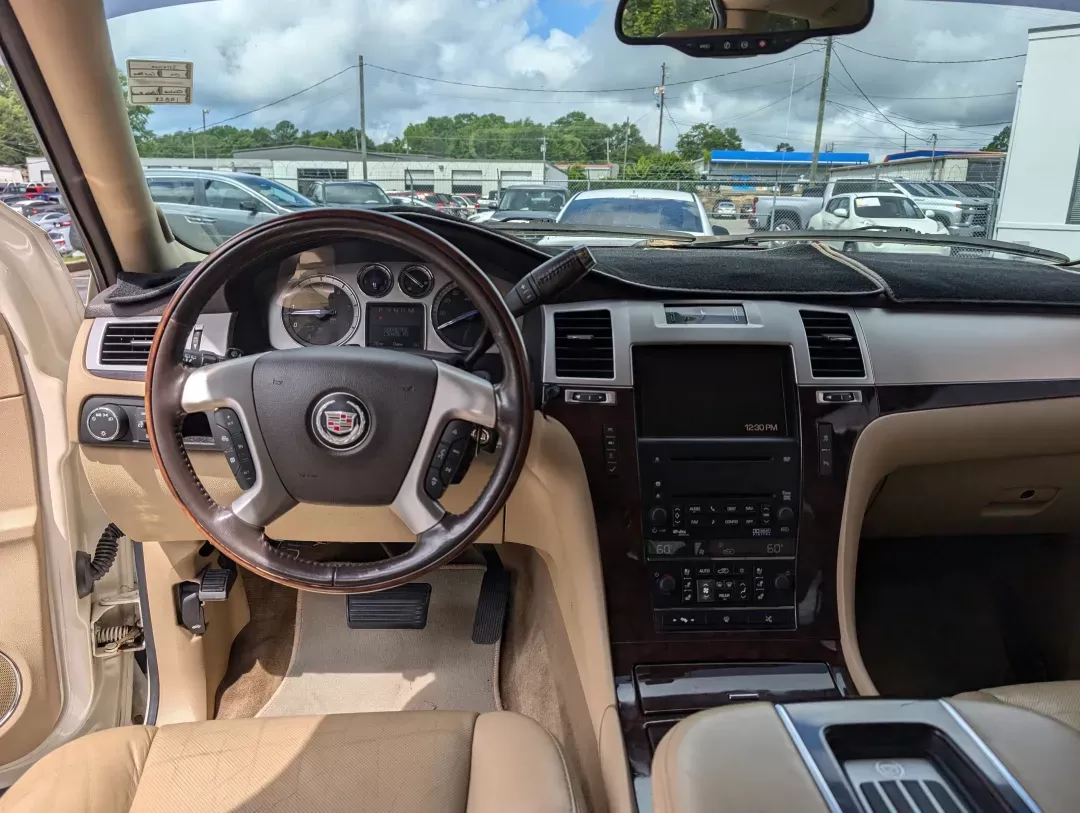 2009 /Cashmere/Cocoa Cadillac Escalade (1GYFC53229R) with an Gas V8 6.2L/376 engine, 6-Speed HD Automatic w/OD transmission, located at 3959 U.S. 80 W, Phenix City, AL, 36870, (334) 297-4885, 32.469296, -85.135185 - 2009 Cadillac Escalade - Photo#12