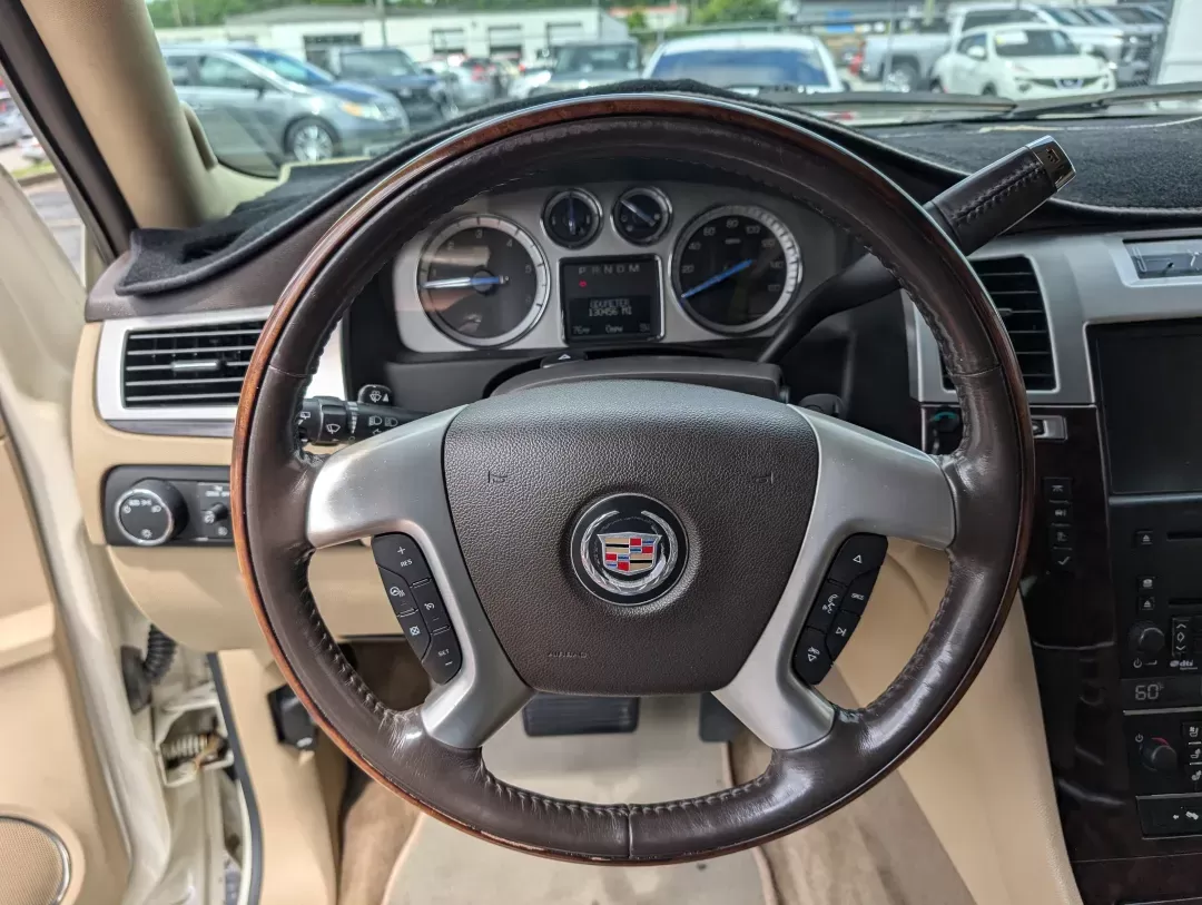 2009 /Cashmere/Cocoa Cadillac Escalade (1GYFC53229R) with an Gas V8 6.2L/376 engine, 6-Speed HD Automatic w/OD transmission, located at 3959 U.S. 80 W, Phenix City, AL, 36870, (334) 297-4885, 32.469296, -85.135185 - 2009 Cadillac Escalade - Photo#13