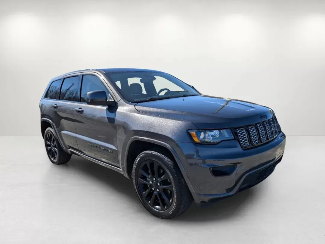 2020 /Black Jeep Grand Cherokee Altitude (1C4RJEAG5LC) with an Regular Unleaded V-6 3.6 L/220 engine, 8-Speed Automatic w/OD transmission, located at 804 22nd Ave, Phenix City, AL, 36870, (334) 297-1860, 32.484749, -85.024475 - 2020 Jeep Grand Cherokee Altitude - Photo#2
