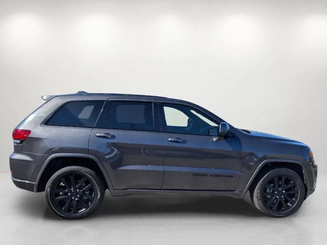2020 /Black Jeep Grand Cherokee Altitude (1C4RJEAG5LC) with an Regular Unleaded V-6 3.6 L/220 engine, 8-Speed Automatic w/OD transmission, located at 804 22nd Ave, Phenix City, AL, 36870, (334) 297-1860, 32.484749, -85.024475 - 2020 Jeep Grand Cherokee Altitude - Photo#3
