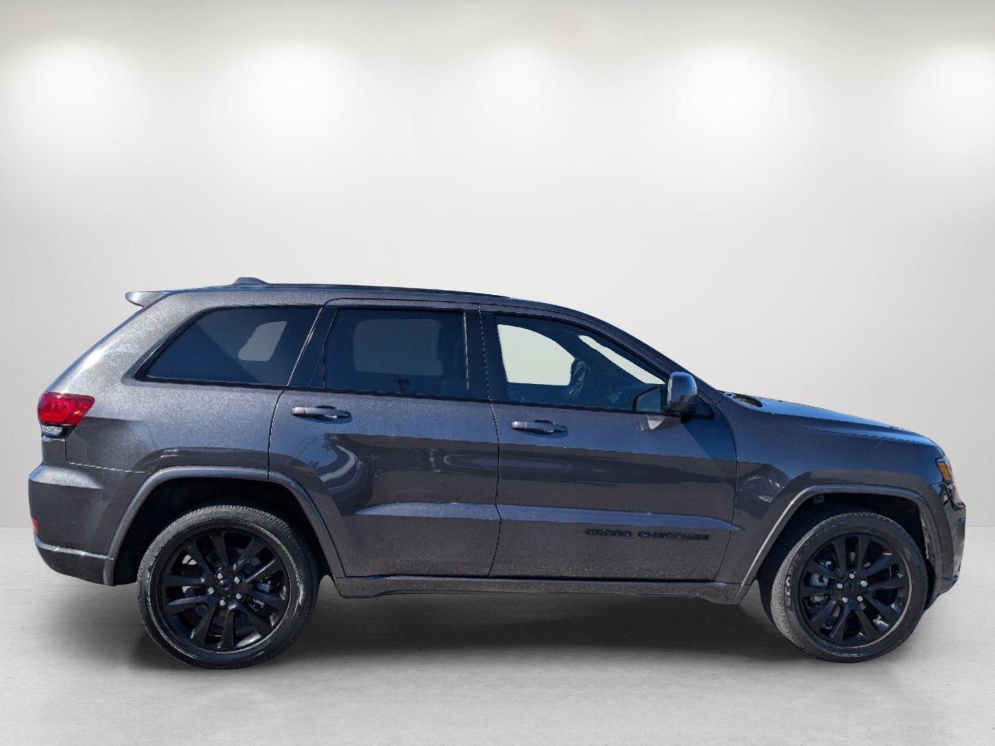 2020 /Black Jeep Grand Cherokee Altitude (1C4RJEAG5LC) with an Regular Unleaded V-6 3.6 L/220 engine, 8-Speed Automatic w/OD transmission, located at 5115 14th Ave., Columbus, GA, 31904, (706) 323-0345, 32.511494, -84.971046 - 2020 Jeep Grand Cherokee Altitude - Photo#3