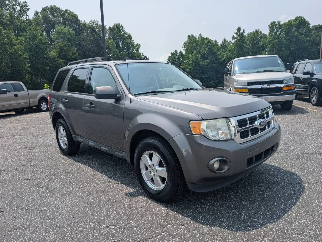 2011 Ford Escape XLT (1FMCU9DG3BK) with an Gas/Ethanol V6 3.0L/181 engine, 6-Speed Automatic transmission, located at 3959 U.S. 80 W, Phenix City, AL, 36870, (334) 297-4885, 32.469296, -85.135185 - 2011 Ford Escape XLT - Photo#2