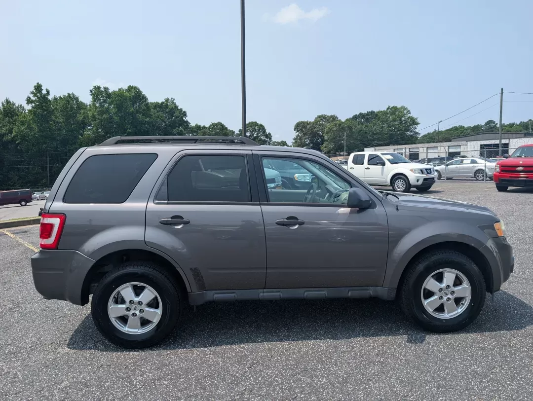 2011 Ford Escape XLT (1FMCU9DG3BK) with an Gas/Ethanol V6 3.0L/181 engine, 6-Speed Automatic transmission, located at 3959 U.S. 80 W, Phenix City, AL, 36870, (334) 297-4885, 32.469296, -85.135185 - 2011 Ford Escape XLT - Photo#3
