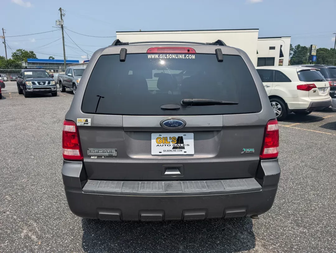 2011 Ford Escape XLT (1FMCU9DG3BK) with an Gas/Ethanol V6 3.0L/181 engine, 6-Speed Automatic transmission, located at 3959 U.S. 80 W, Phenix City, AL, 36870, (334) 297-4885, 32.469296, -85.135185 - 2011 Ford Escape XLT - Photo#5